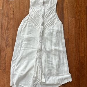 Pomander Place Sleeveless White Lace-Trimmed Dress